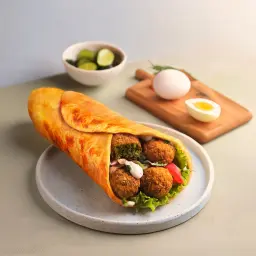 ساندويتش طعمية بالبيض